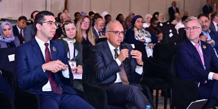 وزير الري: التوسع في طاقة الشمس والرياح والربط الكهربائي لتعزيز التكامل الإقليمي