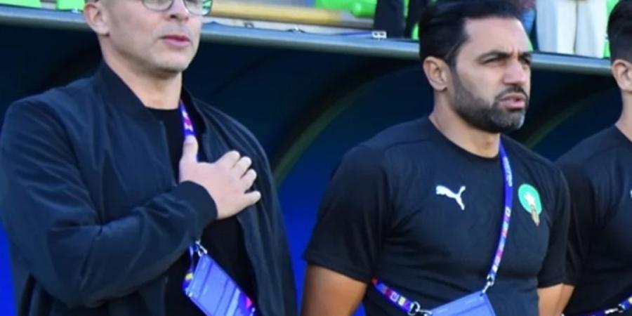 وهبي وآيت بنيدر يراقبان لاعبين في مواجهة الوداد وتواركة