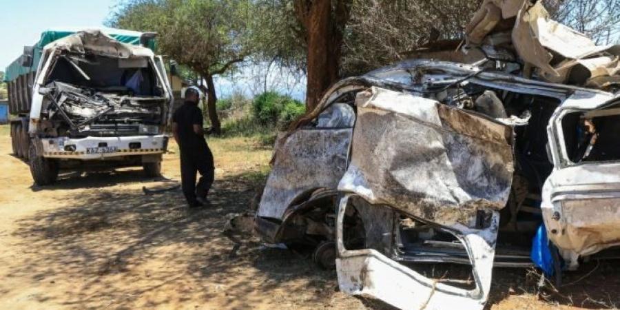 كينيا: مقتل 24 شخصا جراء اصطدام حافلة بشاحنة قرب موقع حادث مميت سابق