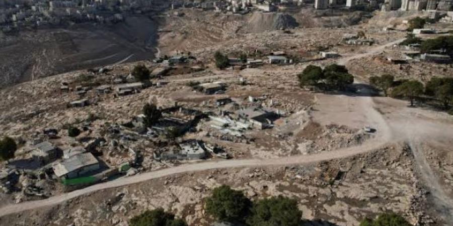 الاحتلال الإسرائيلي يبدأ بناء مستوطنة جديدة وتمهيد طريق استيطاني في المجد بالخليل