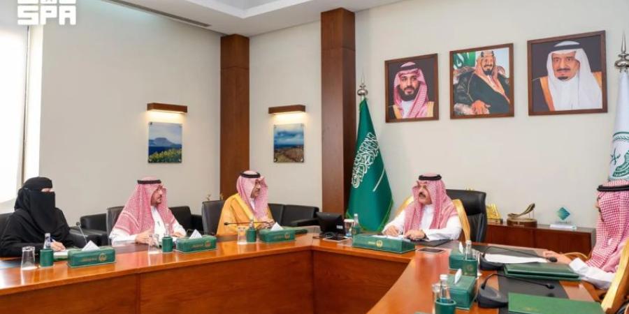 أمير حائل يرأس الاجتماع التحضيري لمنتدى الاستثمار الذي تستضيفه المنطقة