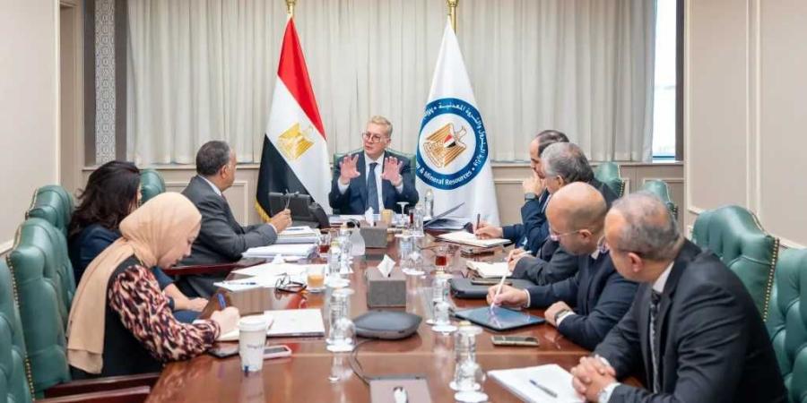 وزارة البترول تراجع إمدادات الوقود والغاز وسط اضطرابات أسواق الطاقة العالمية