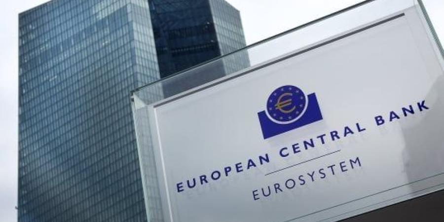 المركزى الأوروبى يثبت أسعار الفائدة ويحذر من تصاعد مخاطر التضخم :اليوم السابع