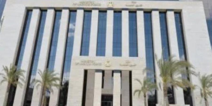 وزارة العمل تعلن عن فرص عمل للصيادلة برواتب تصل إلى 30 ألف جنيه