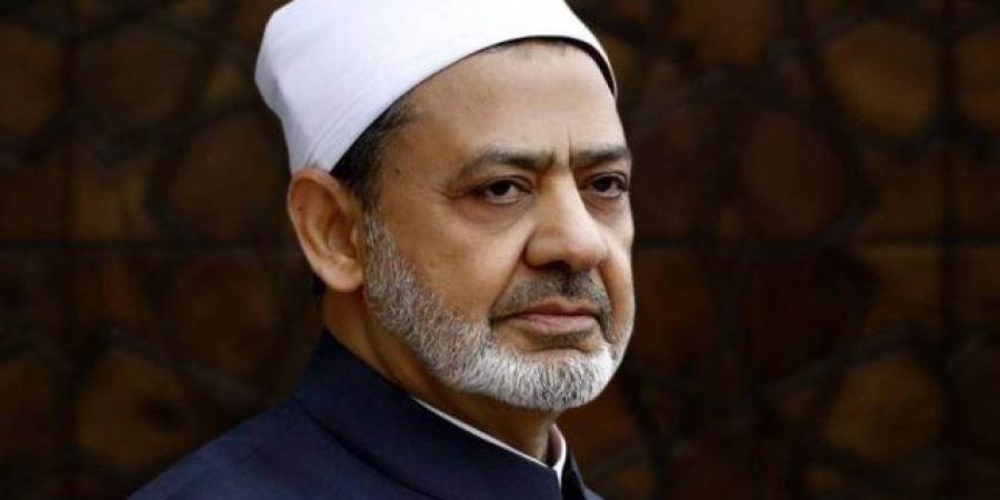 شيخ الأزهر يعزي ملك إسبانيا ورئيس وزرائها في ضحايا حادث القطار