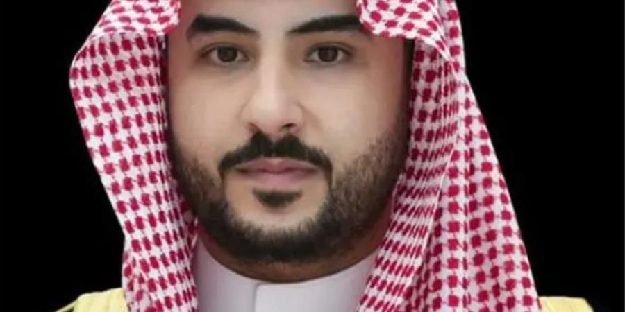 وزير الدفاع ونظيره الكويتي يبحثان (هاتفيًا) آخر التطورات في المنطقة
