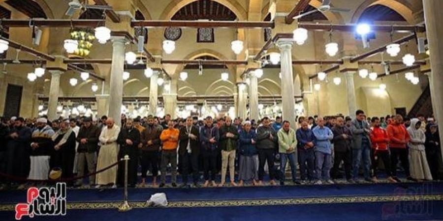 دار الإفتاء تعلن موعد صلاة العشاء بالقاهرة غدا الجمعة بالتوقيت الشتوى :اليوم السابع