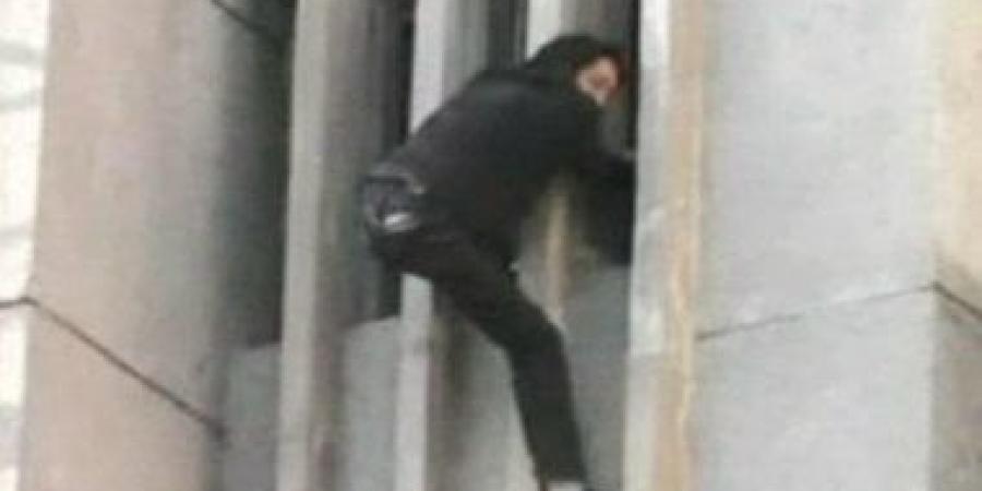 سقوط الملابس يشعل الخلاف.. تحقيقات واقعة اقتحام شقة سيدة بعين شمس تكشف التفاصيل :اليوم السابع