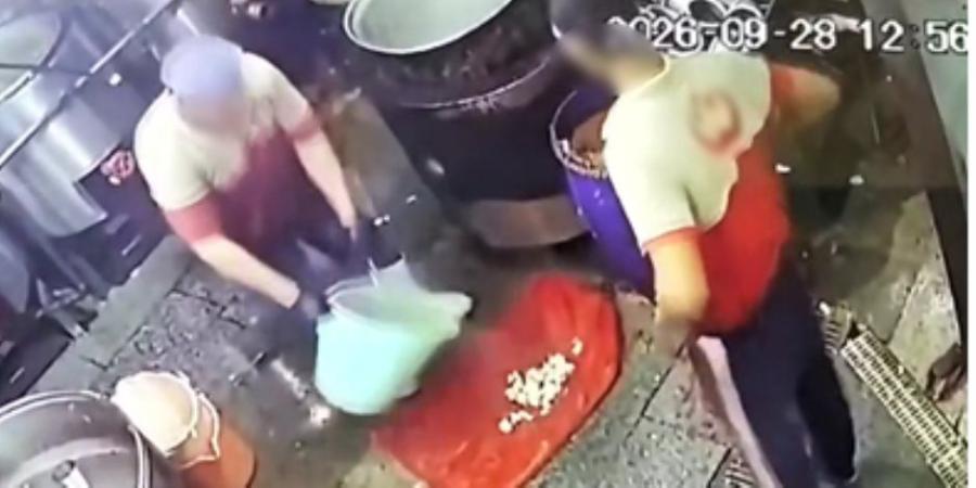 كشف ملابسات مقطع فيديو تضمن قيام العاملين بأحد المطاعم بعدم مراعاة الإشتراطات الصحية