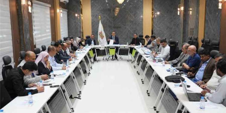 اللجنة الوطنية للطوارئ تناقش خطة الاستجابة الصحية في عدن