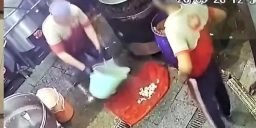 ضبط مدير وطباخ بمطعم في القليوبية لمخالفة الاشتراطات الصحية :اليوم السابع