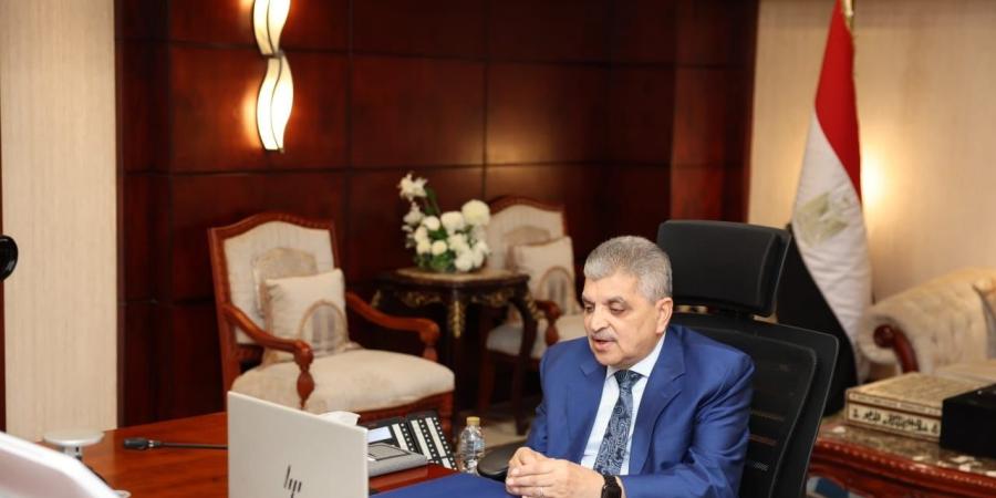 رئيسا هيئة قناة السويس والخط الملاحي هاباج لويد يبحثان سُبل تعزيز التعاون المشترك