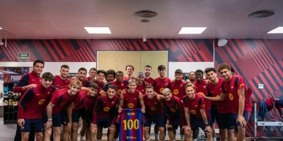 برشلونة يحتفل بمئوية داني أولمو رغم الإصابة