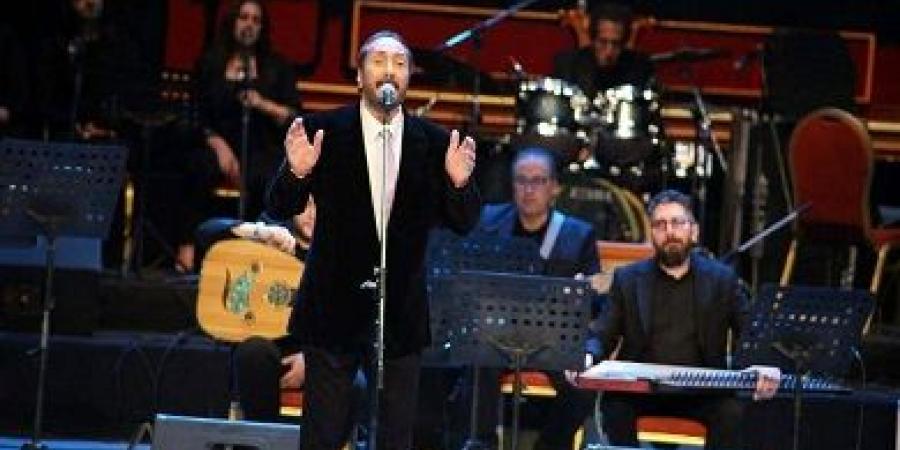 «الشهد والدموع» و«بوابة الحلواني».. علي الحجار يختتم فعاليات مهرجان الموسيقى العربية في الإسكندرية