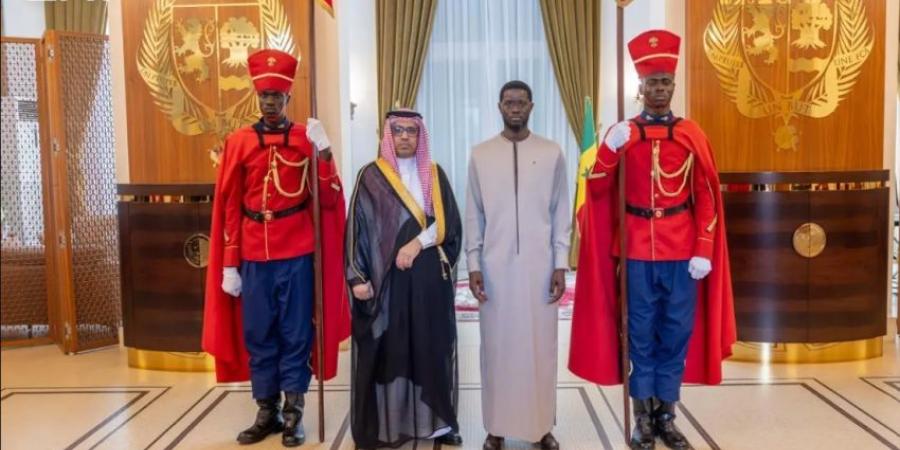 السفير القحطاني يُقدّم أوراق اعتماده لرئيس جمهورية السنغال