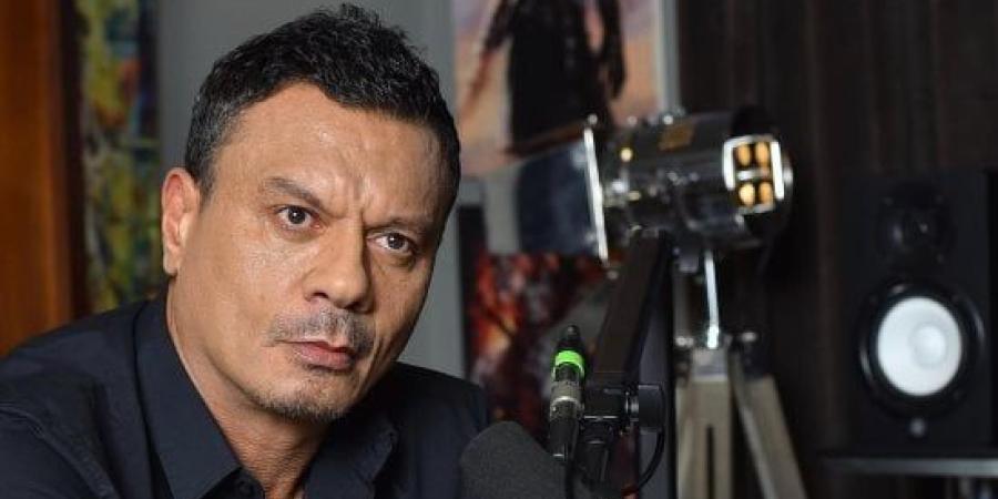 الفنان عباس أبو الحسن يكشف تفاصيل سرقة دراجته النارية بكرداسة :اليوم السابع