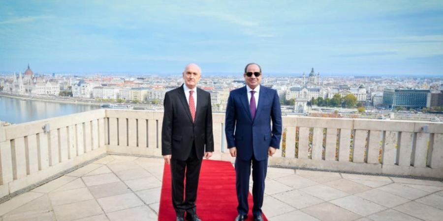 فخامة الرئيس السيسي يوجه الدعوة لرئيس المجر لزيارة مصر