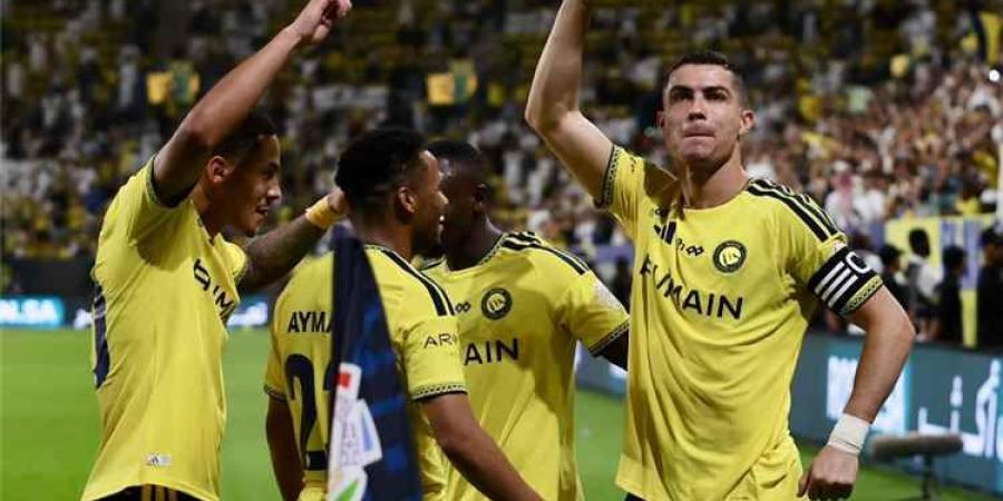 رونالدو يقترب من الحلم التاريخي.. 15 هدفًا تفصله عن 1000 هدف بعد ثلاثيته أمام الخلود