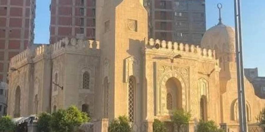 سيدى على السماك.. حكاية ضريح أمر بنقل رفاته السادات وتم نقله بزفه ومراسم رسمية.. صور :اليوم السابع