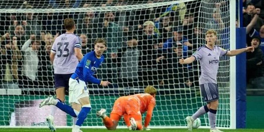 إيفرتون يهزم نيوكاسل بثلاثية ويتأهل إلى ربع نهائي كأس كاراباو