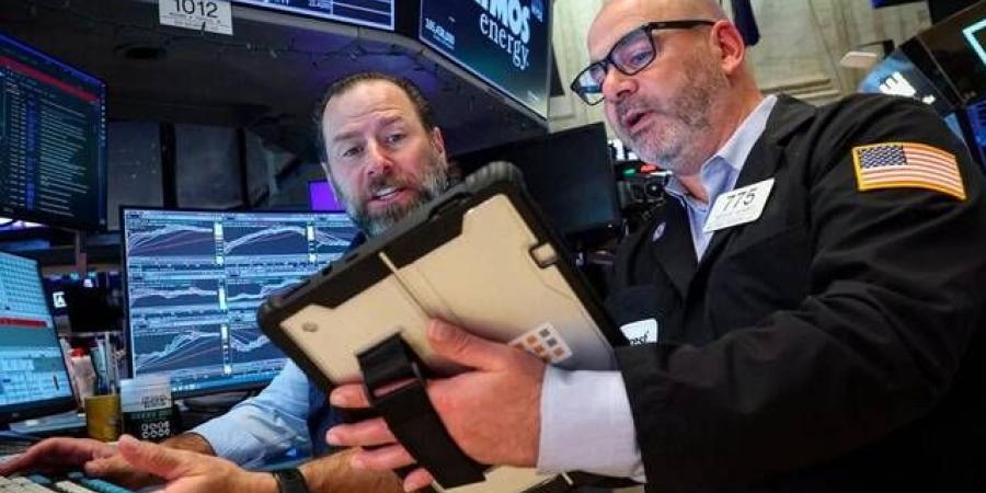 أسهم "إنتل" تهوى 25% و"أمازون" تتراجع 7% بعد نتائج مخيبة