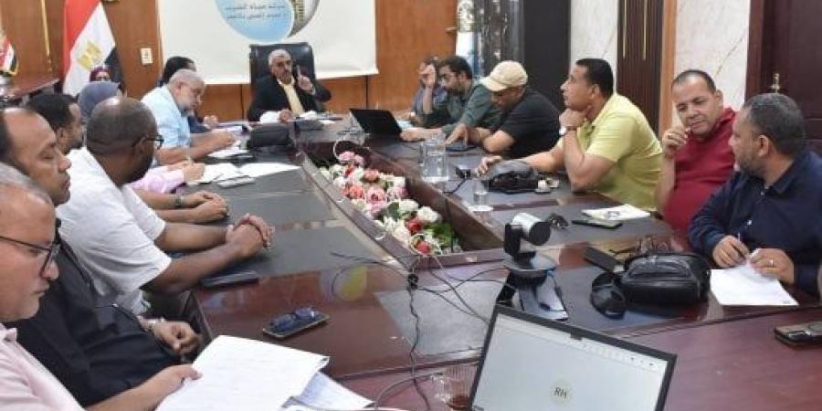 رئيس مياه الأقصر يتابع العمل في مشروع الصرف الصحي المتكامل بقرى إسنا والطود :اليوم السابع