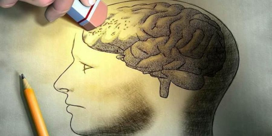 3 أسباب في منتصف العمر تُعجّل الإصابة بالخرف