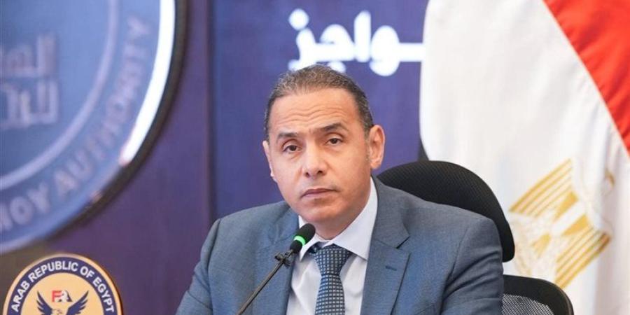 إسلام عزام رئيس هيئة الرقابة المالية يعزّي أسر ضحايا حادث الطريق الأوسطي ويوجه بسرعة صرف التعويضات