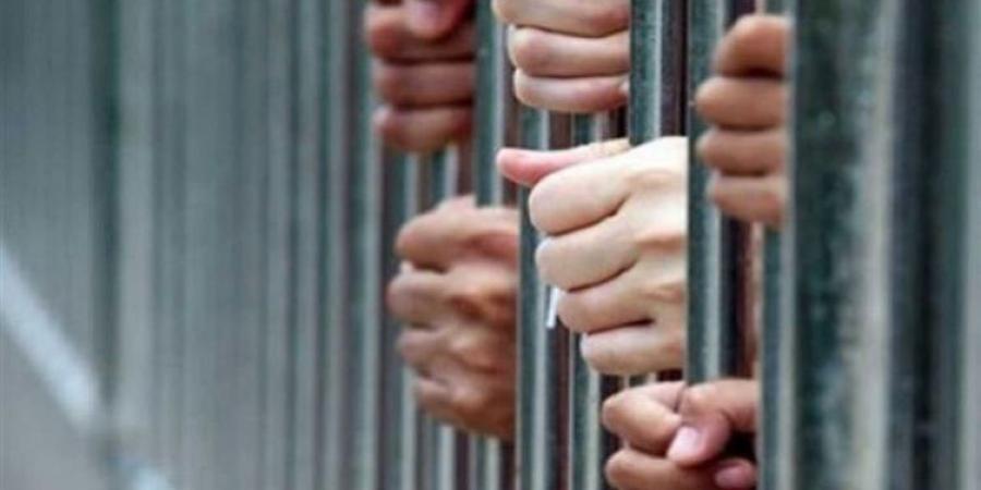 القبض على المتهمين بقتل شاب داخل شقته بالمرج