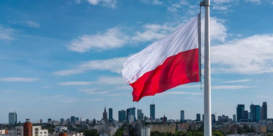 تشهد بولندا تصعيداً سياسياً وقضائياً على خلفية الصراع بين حكومة رئيس الوزراء دونالد توسك والرئيس كارول نافروتسكي