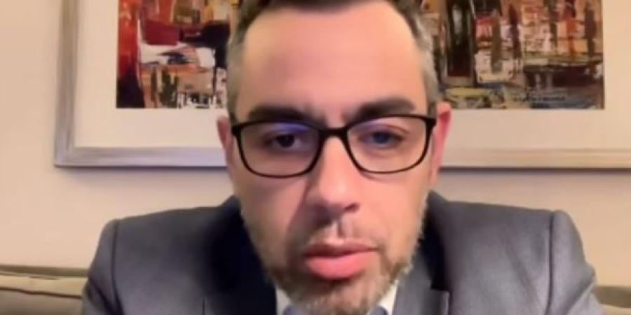 النائب محمد فؤاد: التجار سيحاولون تمرير زيادة الدولار.. و«محدش معاه 500 جنيه في جيبه يشتري حاجة»