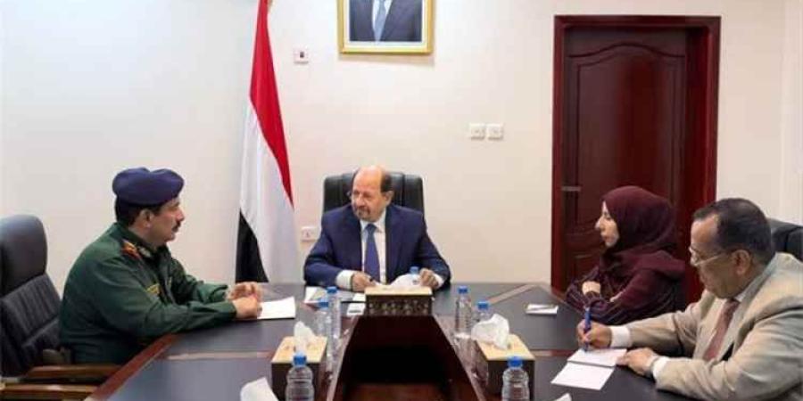 المليشيا تتجاوز الخطوط الحمراء.. الحكومة تؤكد: استهداف عدن ومحاولة الضرب قرب مكة لن يثني الدولة عن مهامها