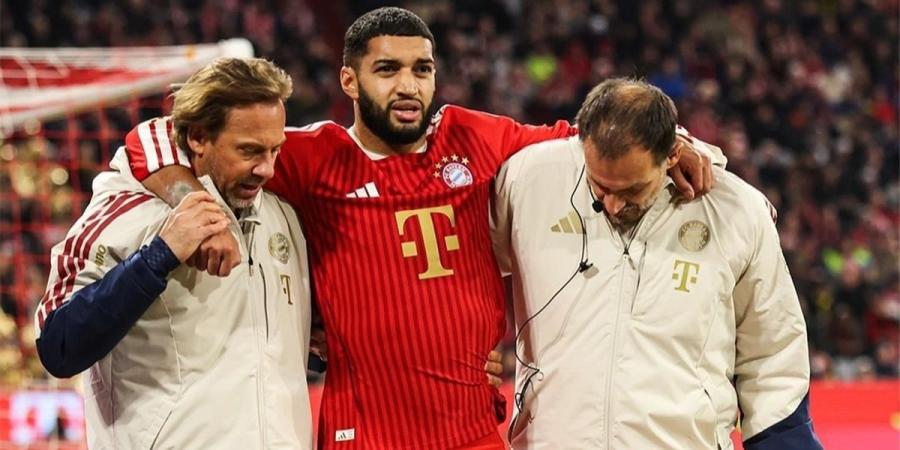 فيديو | وسط مخاوف عديدة.. إسماعيل صيباري يغادر قمة بايرن ميونخ ودورتموند مصابًا