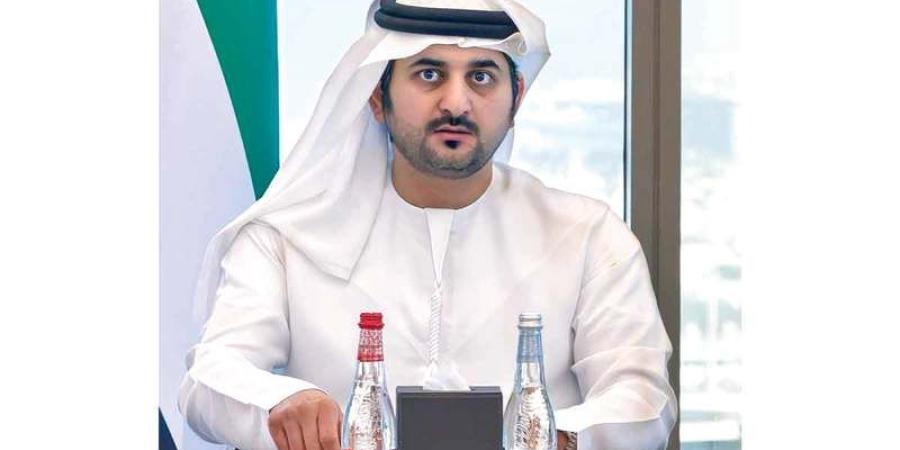 مكتوم بن محمد: ضاحي خلفان ترك أثراً بارزاً في مسيرة دبي.. شكراً «بوفارس»