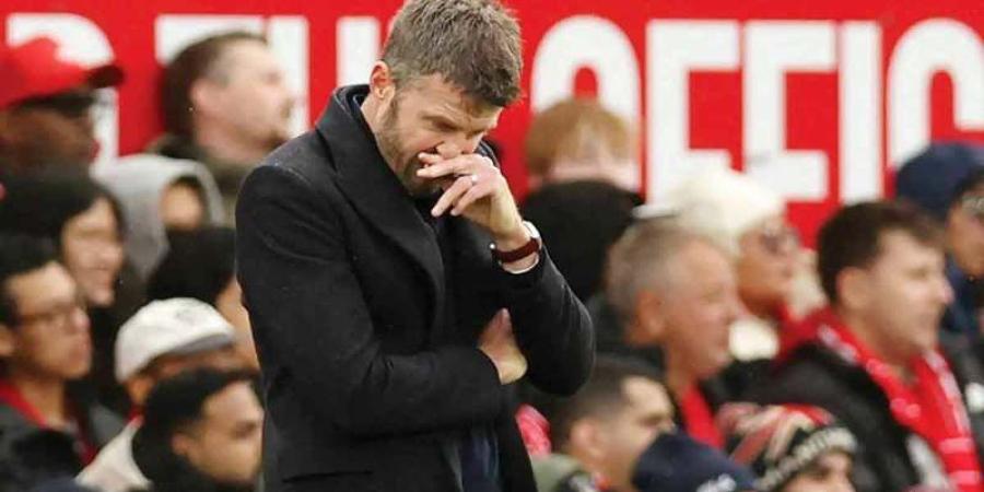 كاريك يقاتل لإنقاذ منصبه في مانشستر يونايتد
