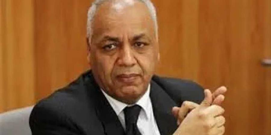 مصطفى بكري يطالب بإعداد دستور جديد بدلا من التعديلات الدستورية.. ويكشف موقفه من ترشح السيسي