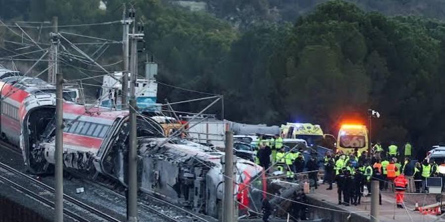التعرف على هوية 36 ضحية في حادث قطارى إسبانيا
