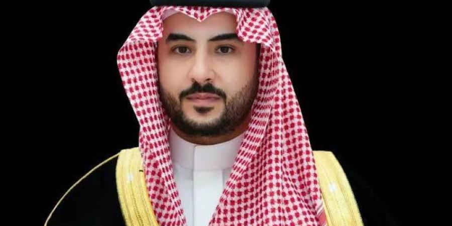 وزير الدفاع يجري اتصالًا هاتفيًا بوزير الدفاع الوطني الكندي