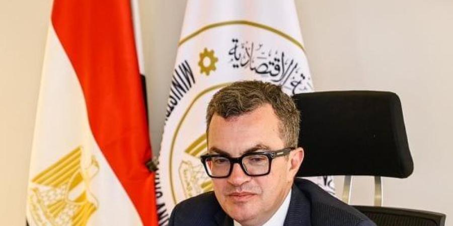 وصول وزير التخطيط إلى احتفالية تنسيقية شباب الأحزاب والسياسيين :اليوم السابع