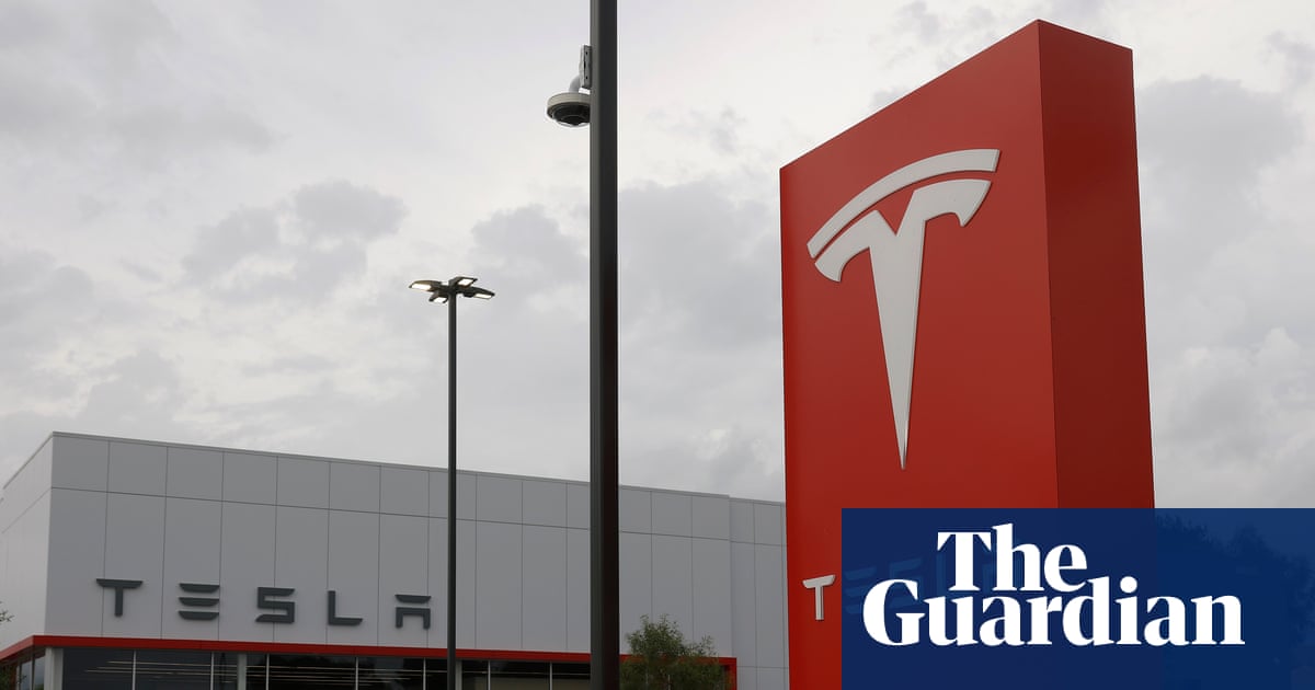 أرباح تيسلا تتفوق على توقعاتها بعد أن طرح ماسك خطة اندماج SpaceX