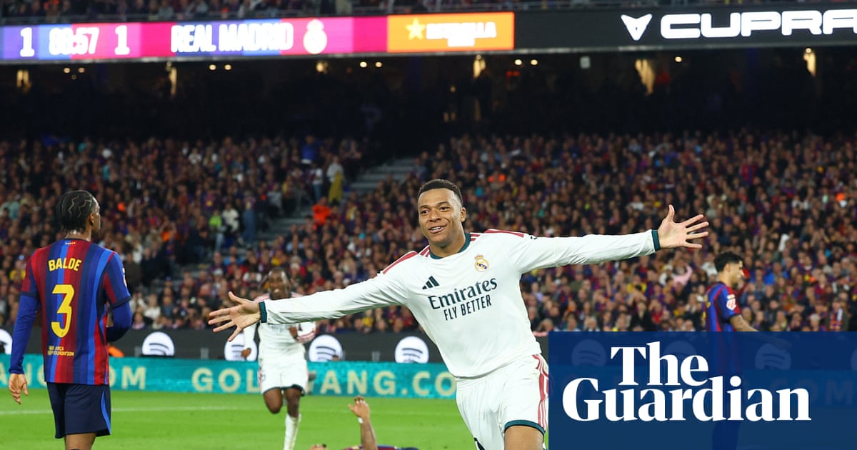 ثنائية مبابي تمنح ريال مدريد فوزًا متأخرًا على برشلونة بعد هدف التعادل من رافينيا