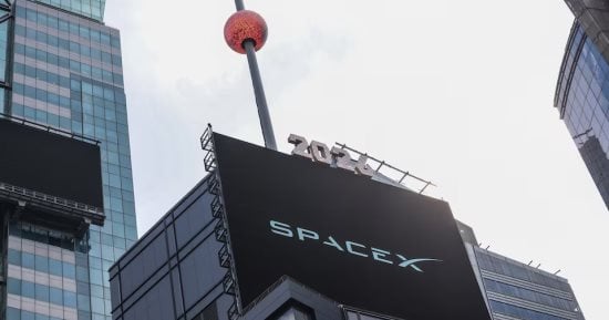 SpaceX تقترض 40 مليار دولار لشراء رقائق الذكاء الاصطناعى