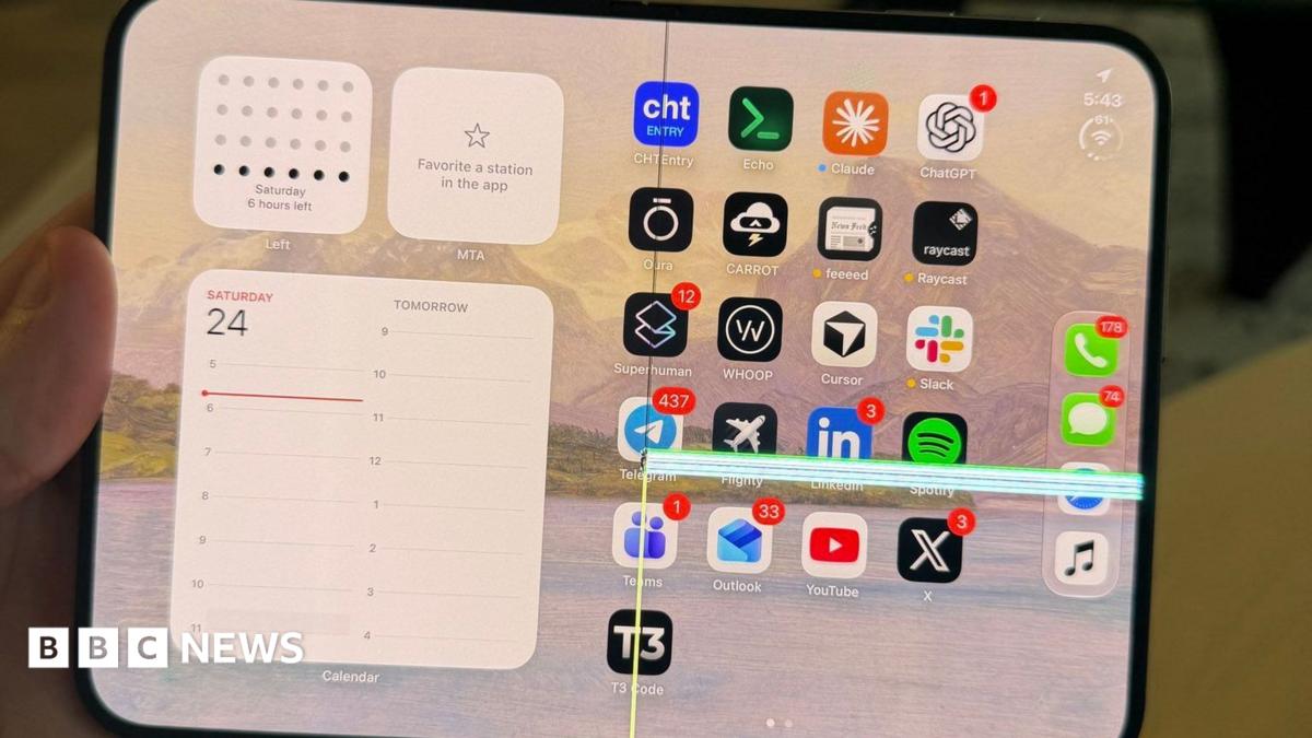 تقول شركة Apple إنها ستستبدل أجهزة iPhone Duo التي تعاني من مشاكل في الشاشة