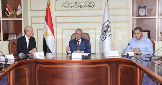 محافظ بني سويف ورئيس الجامعة يشهدان إطلاق استمارة حصر الظواهر المجتمعية