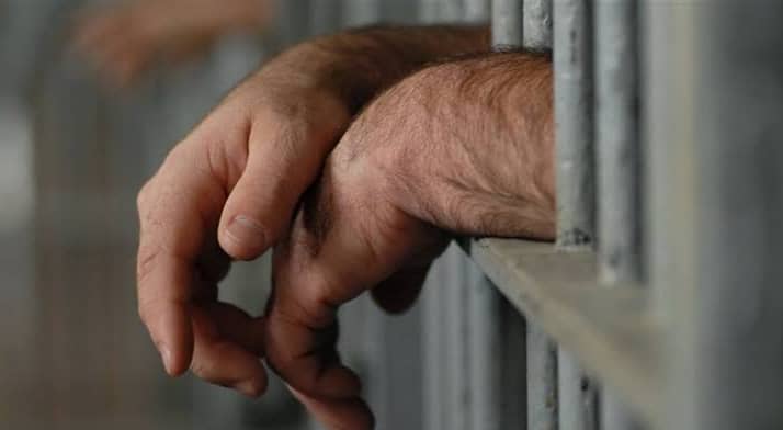 صلح جزاء جرش تقرر حبس رجل 6 أشهر لإدانته بعرض فعل مناف للحياء