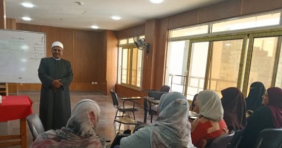 رئيس منطقة الإسماعيلية الأزهرية يتابع ختام تدريب معلمي العلوم على المنهج الجديد