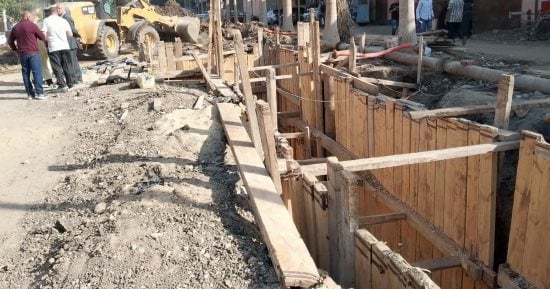 بسبب مشكلة بخط الصرف الصحي.. إصلاح هبوط أرضي بشبرا الخيمة