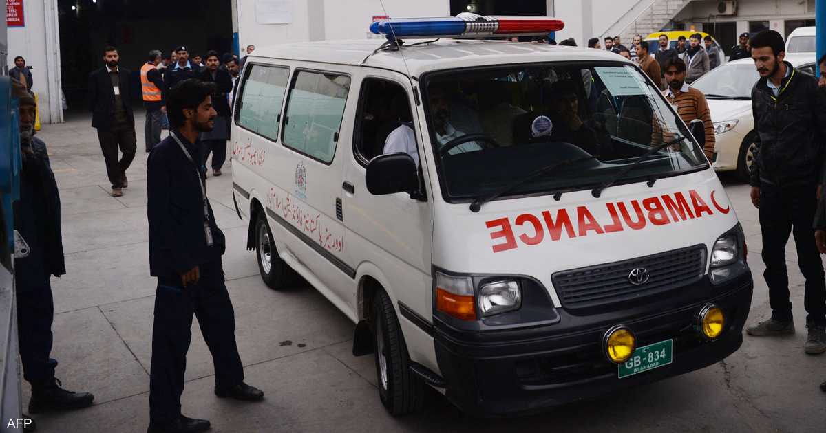 باكستان.. مقتل 10 بانفجار اسطوانة أكسجين في سيارة إسعاف