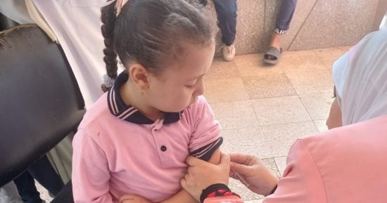 الوقاية خير من العلاج.. تطعيم 882 ألف طفل ضد الحصبة بالبحيرة