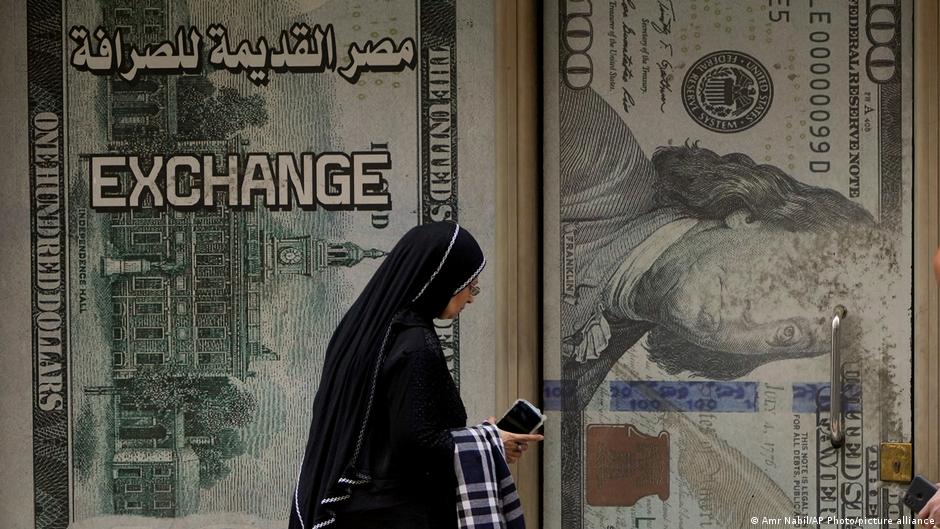 قناة السويس والطاقة والخبز.. حرب إيران تُنهك جيوب المصريين